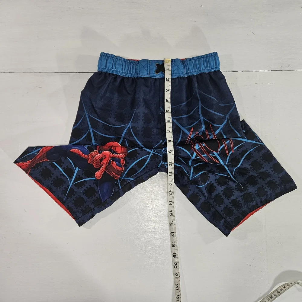 Marvel Spiderman swim trunks boys size large